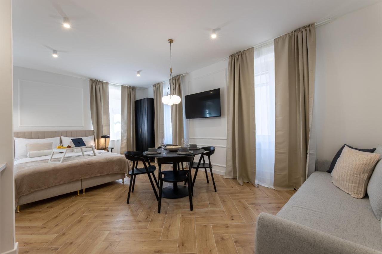 Palace Luxury Suites Split Bagian luar foto