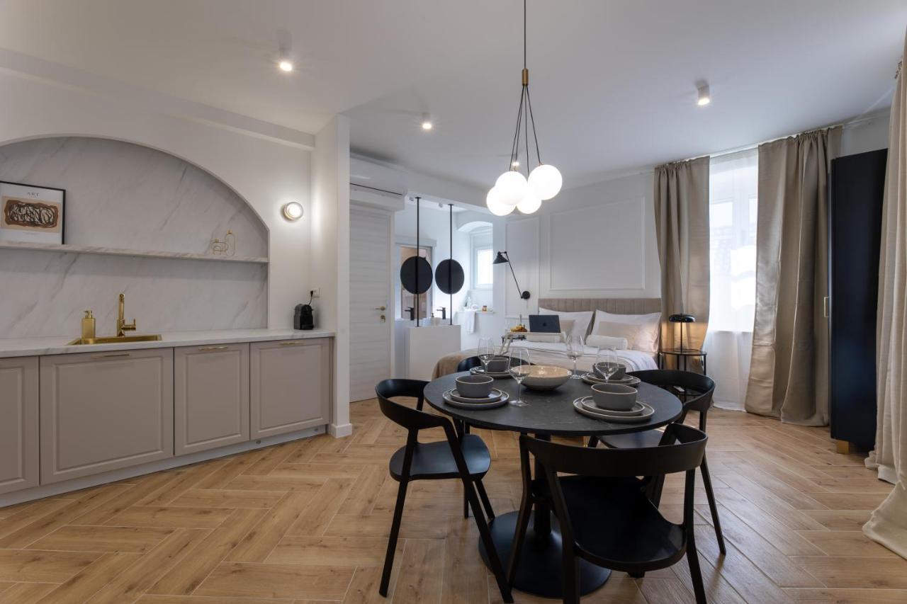 Palace Luxury Suites Split Bagian luar foto
